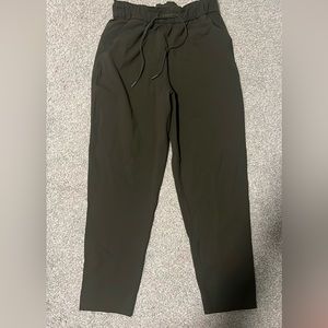 Lululemon 7/8 stretch pant - olive